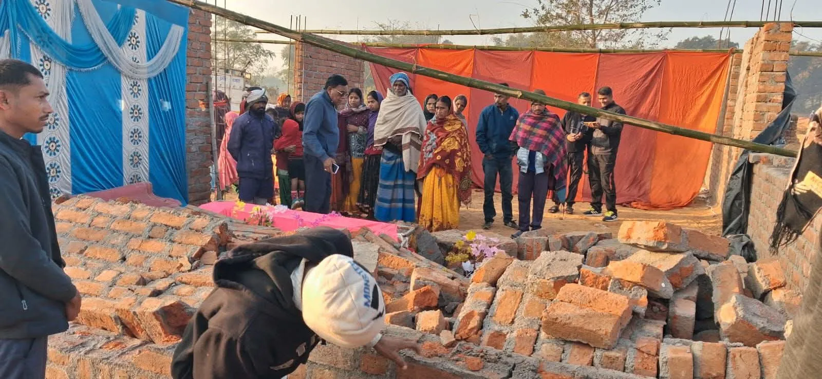 बगोदर में हाथियों के दल ने मचाई तबाही, स्कूल को भी पहुंचाया नुकसान