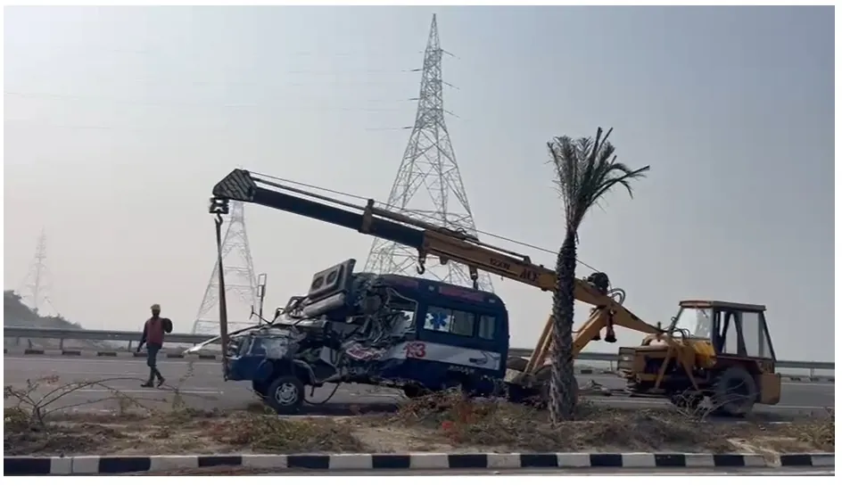 बिहार में काल बन रहा कोहरा और रफ्तार, मोकामा सिक्स लेन पर फिर बड़ा हादसा, 5 गाड़ियां आपस में टकराई