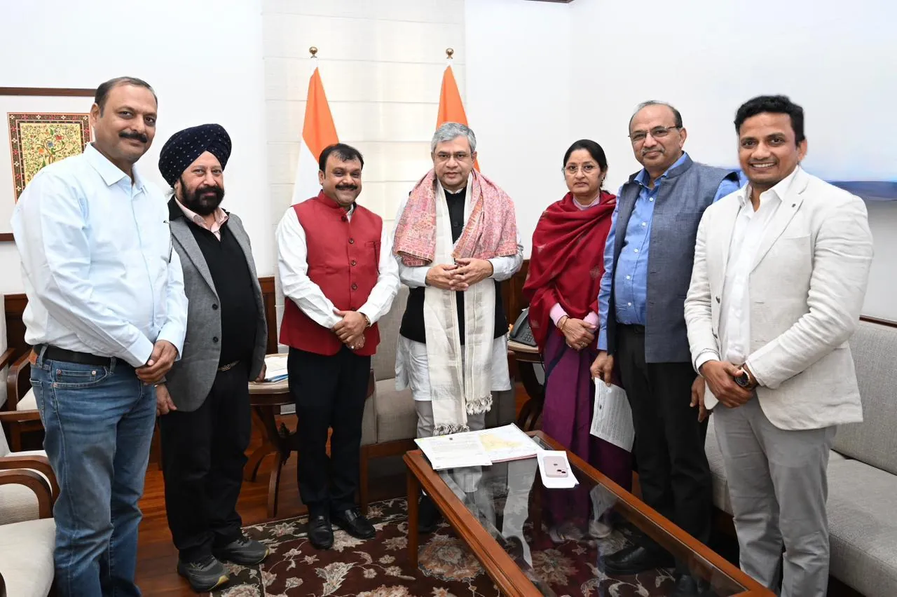 रेल मंत्री से मुलाकात, गिरिडीह चैंबर ऑफ कॉमर्स ने रेल सुविधाओं से संबंधी रखी कई मांगें