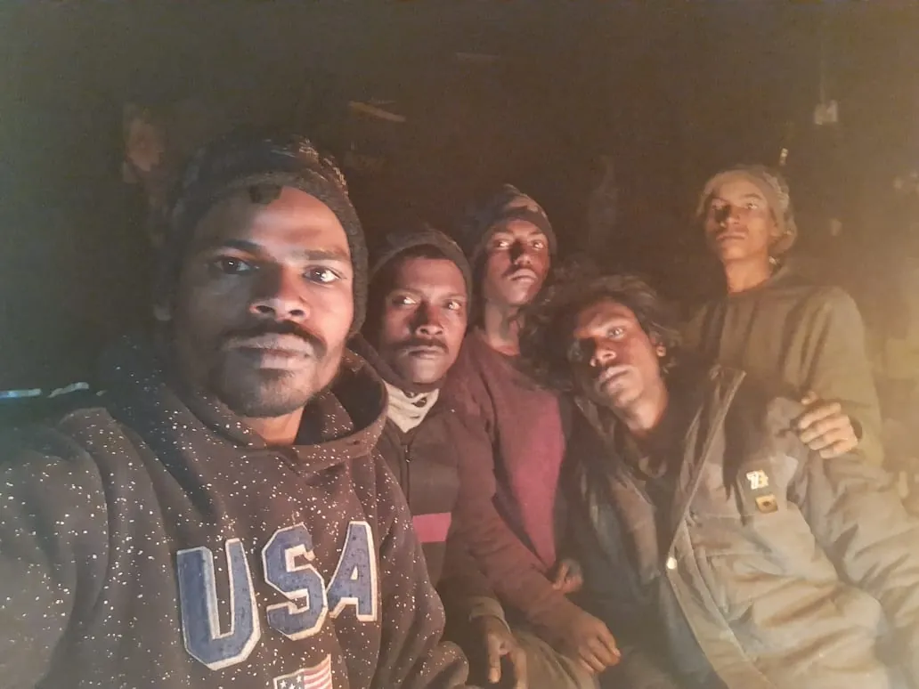 कश्मीर में फंसे हैं जामताड़ा के पांच मजदूर, जान से मारने की मिल रही धमकी, वीडियो के जरिए बताई आपबीती