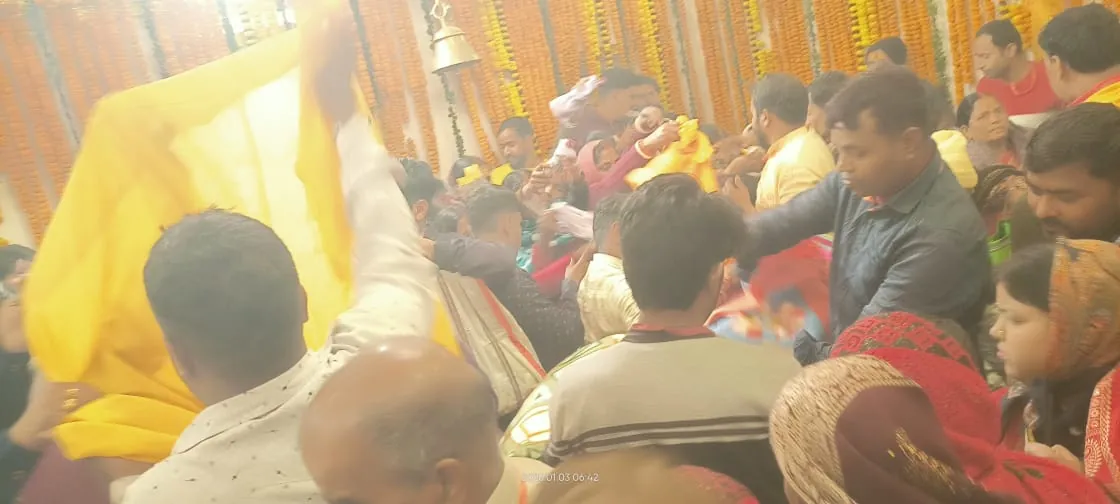 गिरिडीह में हिंदू-मुस्लिम एकता के लिए चर्चित लंगटा बाबा समाधि स्थल पर उमड़ी लोगों की भीड़