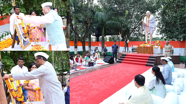 महात्मा गांधी और पूर्व प्रधानमंत्री लाल बहादुर शास्त्री की जयंती पर राज्यपाल और CM हेमंत ने अर्पित किया श्रद्धा सुमन