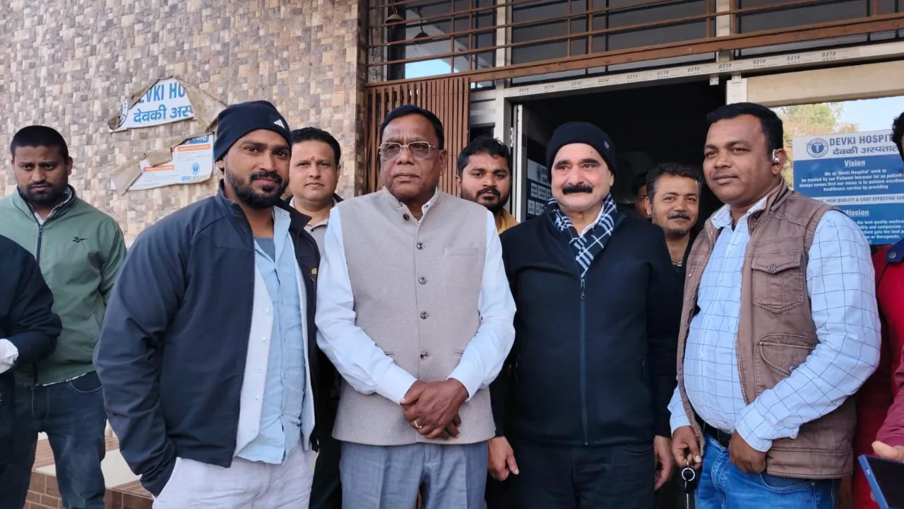 जरूरतमंदों को समय पर उपलब्ध हो खून...इसे लेकर सरिया के देवकी हॉस्पिटल ने किया गया रक्तदान शिविर का आयोजन