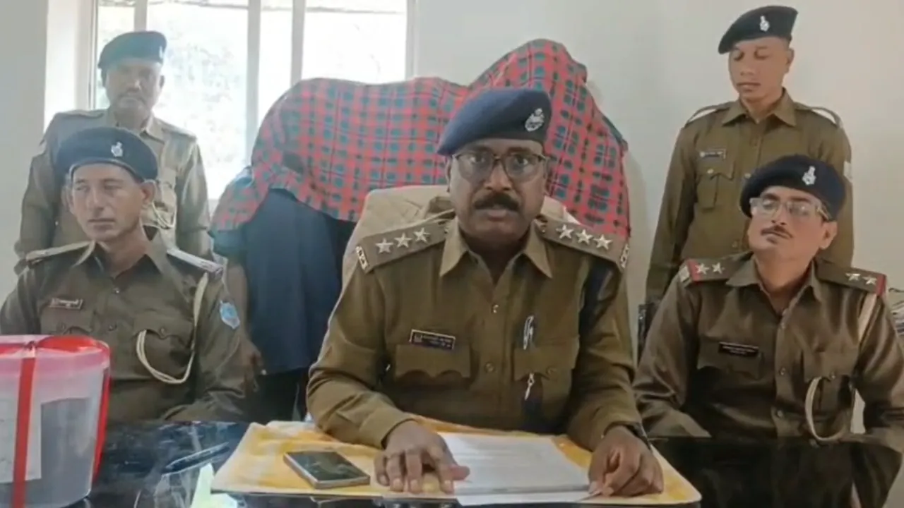 चाईबासा में फेरी वाले की हत्या के मामले में पुलिस ने 3 आरोपियों को दबोचा