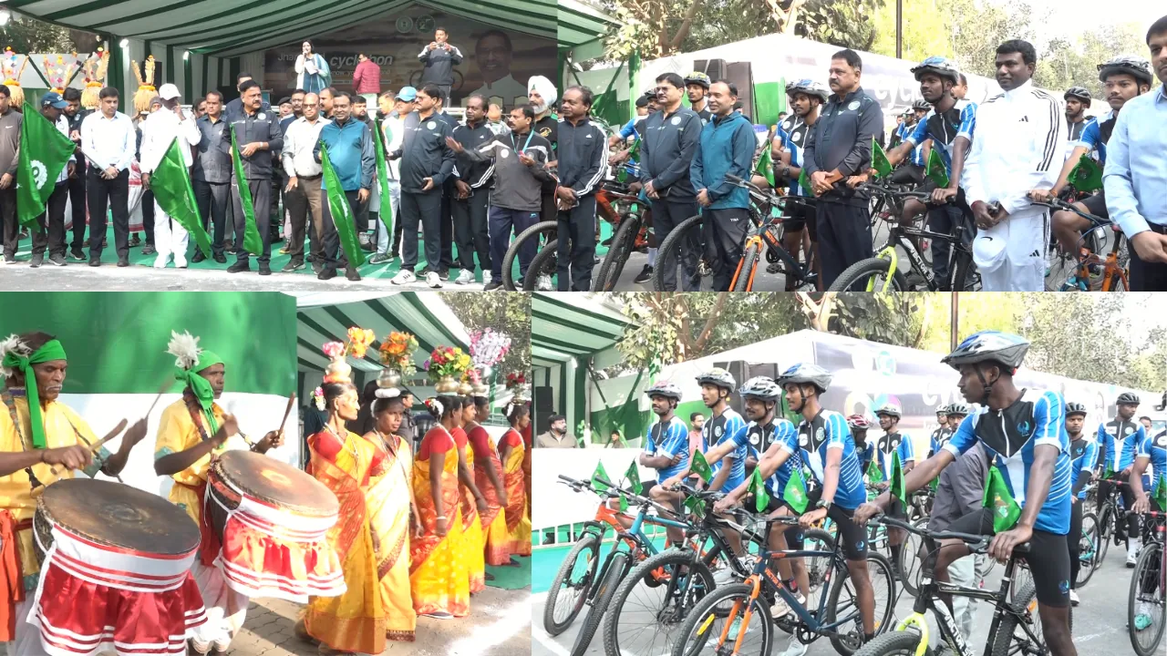 झारखंड स्थापना दिवस के मौके पर साइकिल रैली का आयोजन, मंत्री सुदिव्य कुमार सोनू ने दिखाई हरी झंडी