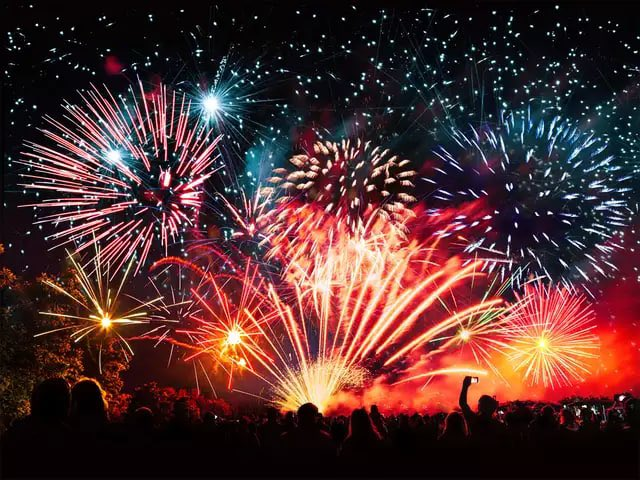 आज रात सिर्फ रात 8 से 10 बजे तक ही फोड़ सकेंगे पटाखे, जिला प्रशासन ने दिए सख्त आदेश