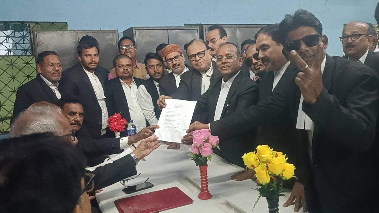 गिरिडीह बार एसोसिएशन चुनाव के लिए नामांकन की प्रक्रिया सम्पन्न, 47 प्रत्याशियों ने भरा पर्चा