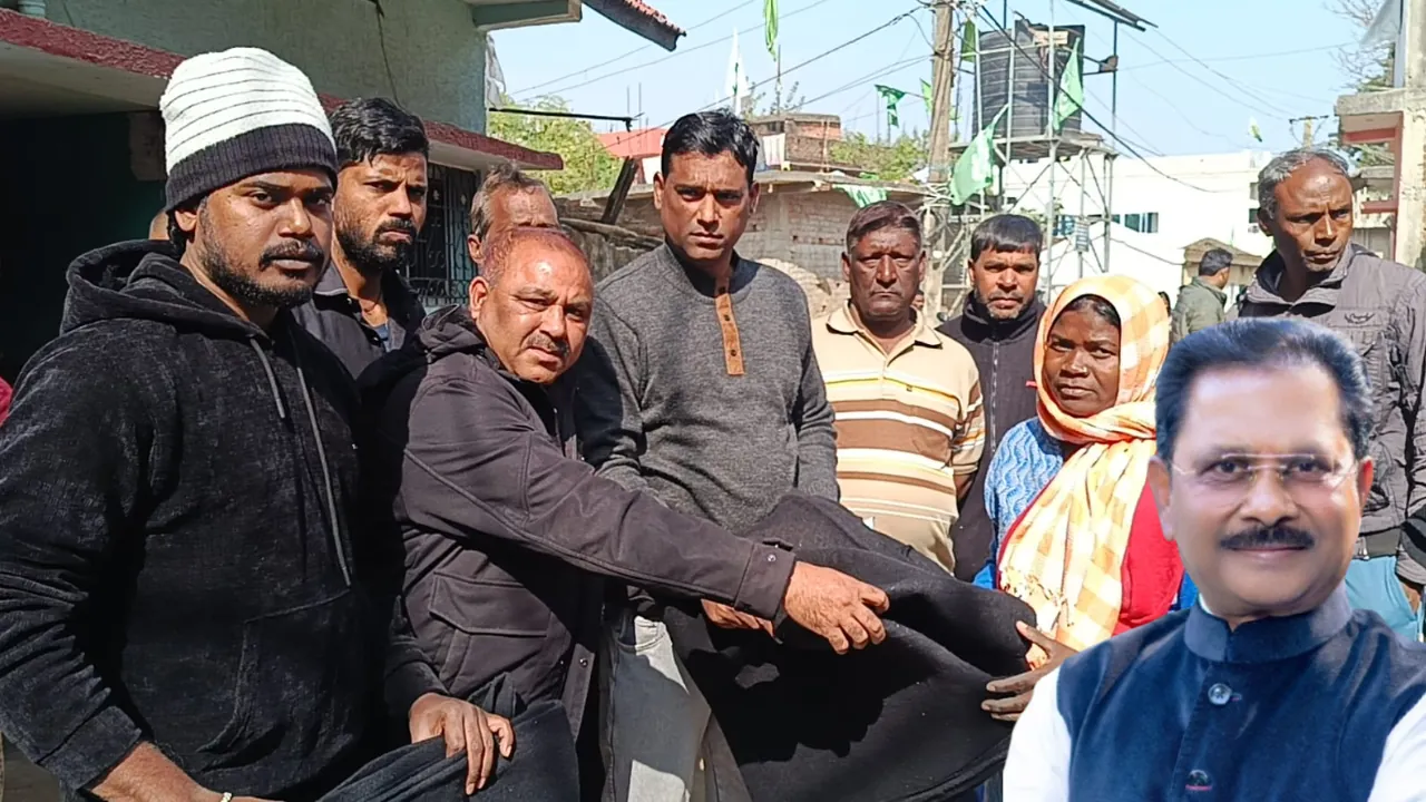 गरीब, बुजुर्ग और असहाय लोगों के बीच पूर्व राज्यसभा सांसद धीरज प्रसाद साहू ने किया कंबल वितरण