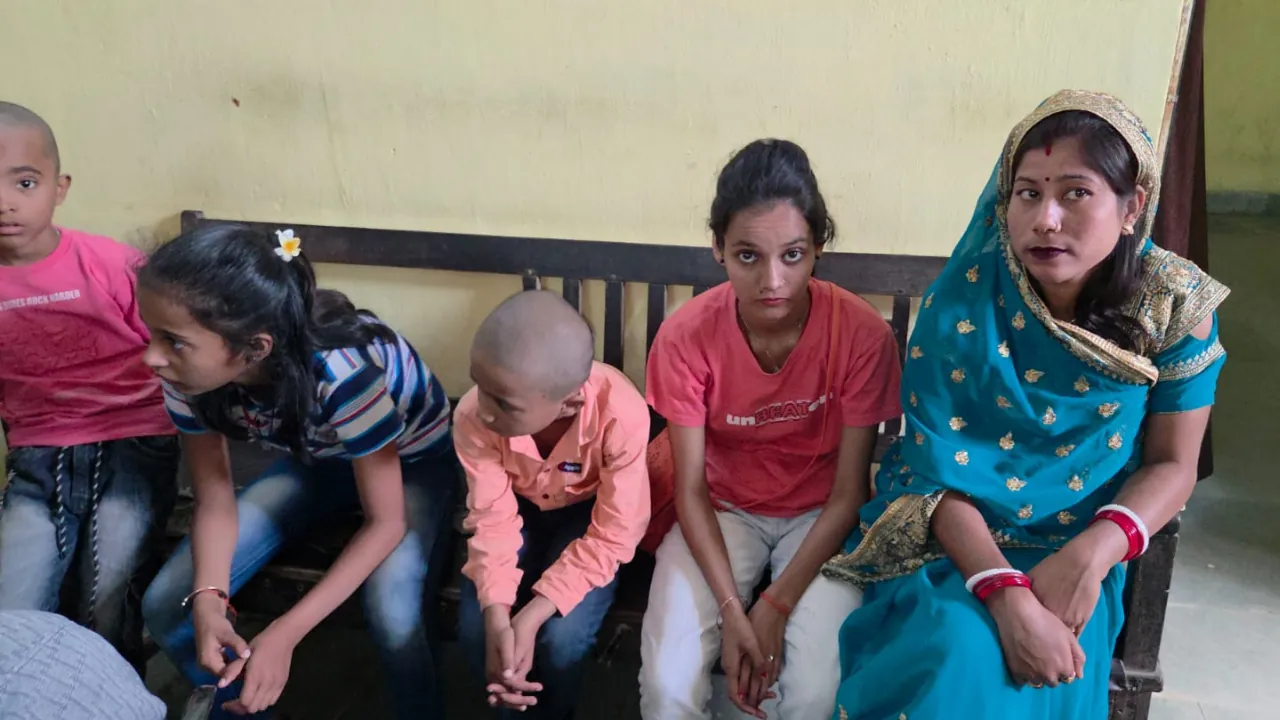 ऑटो चालक से रंगदारी वसूली का विरोध करना पड़ा महंगा, दबंगों ने महिलाओं के साथ की मारपीट