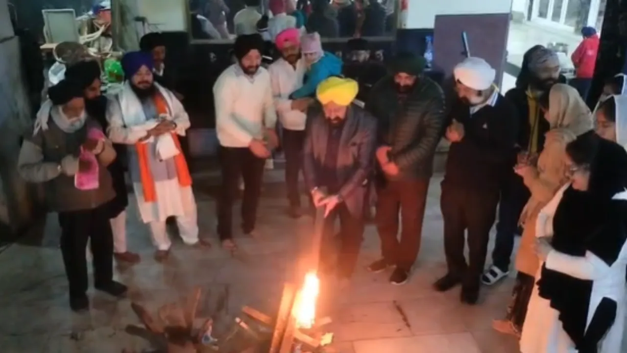 गिरिडीह के गुरुद्वारा में धूमधाम से मनाया गया लोहड़ी, प्रधान सेवक गुणवंत सिंह मोंगिया हुए शामिल