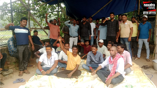 मैथन DVC के सभी ठेका कार चालक का संवेदक के खिलाफ धरना, वेतन में मनमानी का आरोप