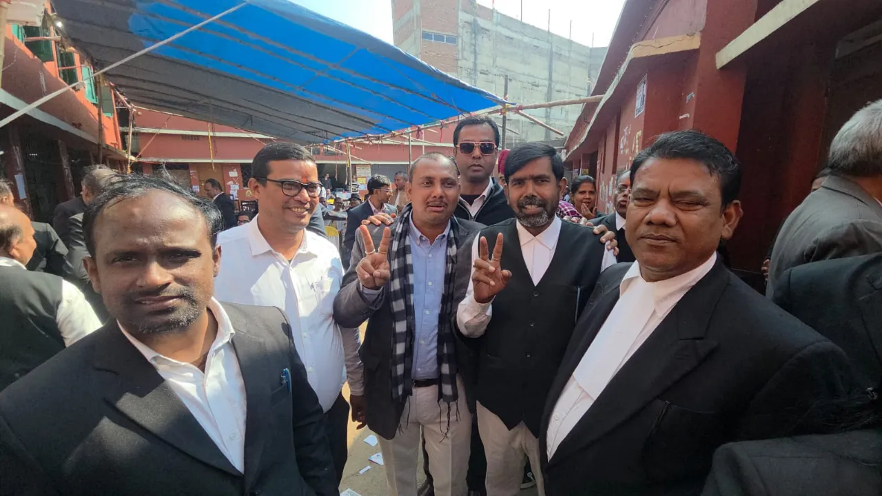 गिरिडीह अधिवक्ता संघ का चुनावः कुल 824 अधिवक्ताओं ने 16 पदों के लिए किया अपने मत का प्रयोग