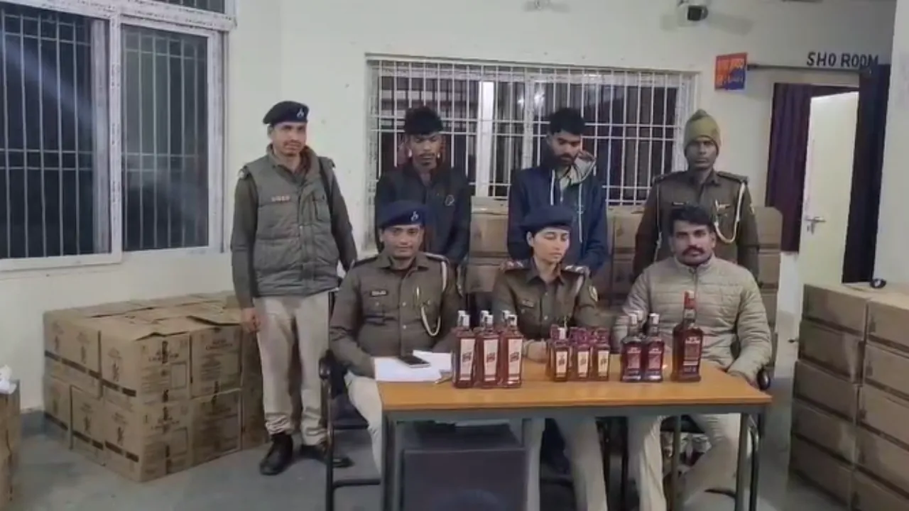 रांची से पटना जा रहा था कूरियर वाहन, भारी मात्रा में विदेशी शराब बरामद, 2 गिरफ्तार