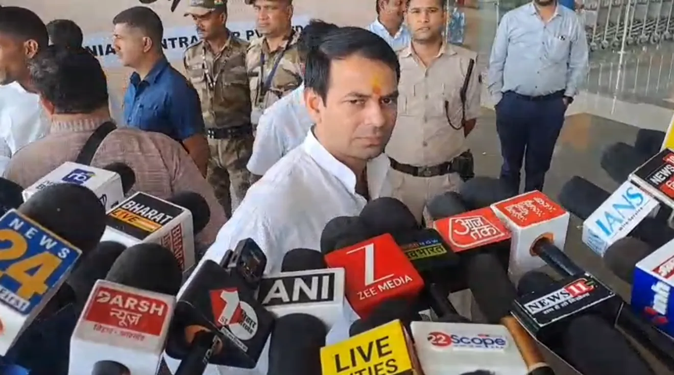 गुंडे-मवालियों ने कर रखा है बिहार को बर्बाद, मनेर विधायक पर होनी चाहिए उचित कार्रवाई : तेज प्रताप यादव