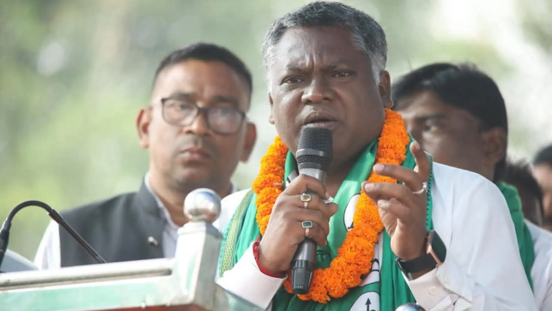 घाटशिला विधानसभा उपचुनाव जीतने के बाद पहली बार CM हेमंत सोरेन से मिलने पहुंचे सोमेश चंद्र सोरेन