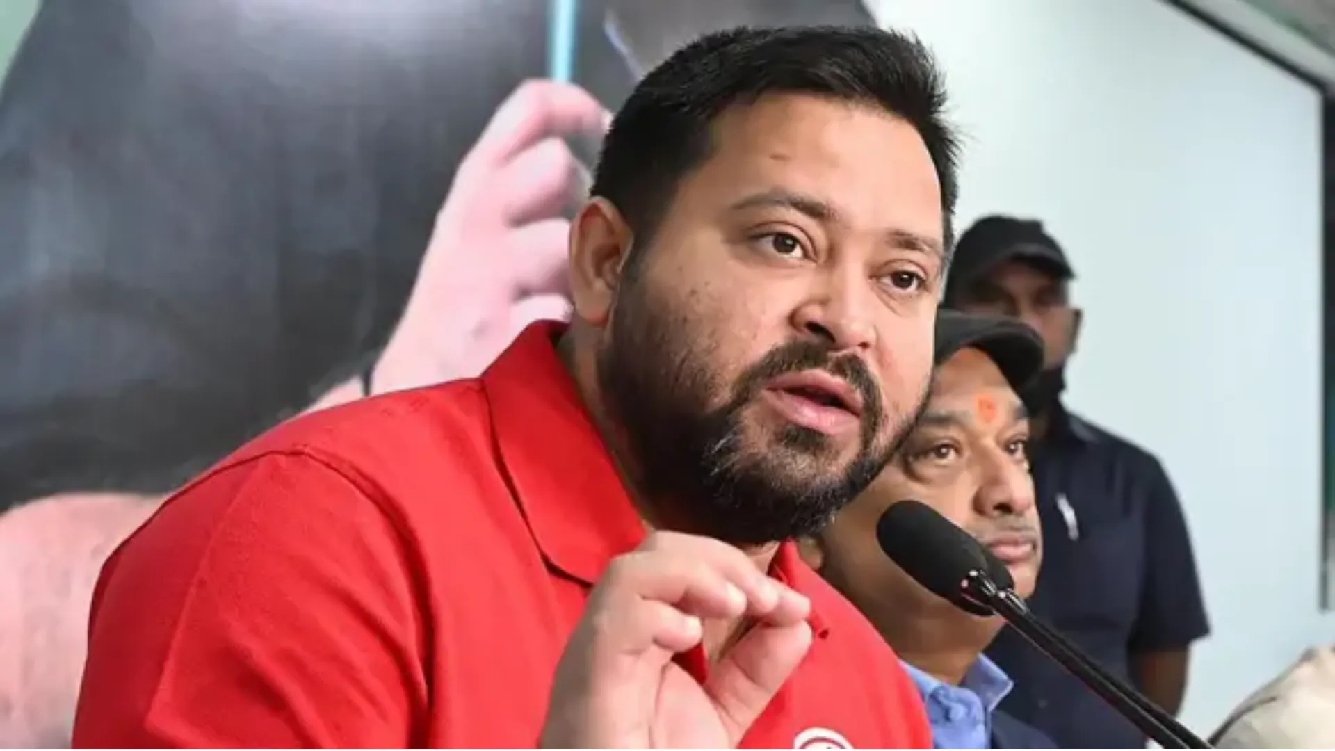 RJD की हार का ग़म नहीं झेल सका तेजस्वी यादव का फैन, उठाया खतरनाक कदम