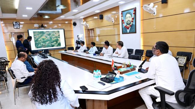 झारखंड के पहले 'टाइगर सफारी प्रोजेक्ट' की तैयारी, CM हेमंत सोरेन ने देखा प्रस्तावित प्रेजेंटेशन