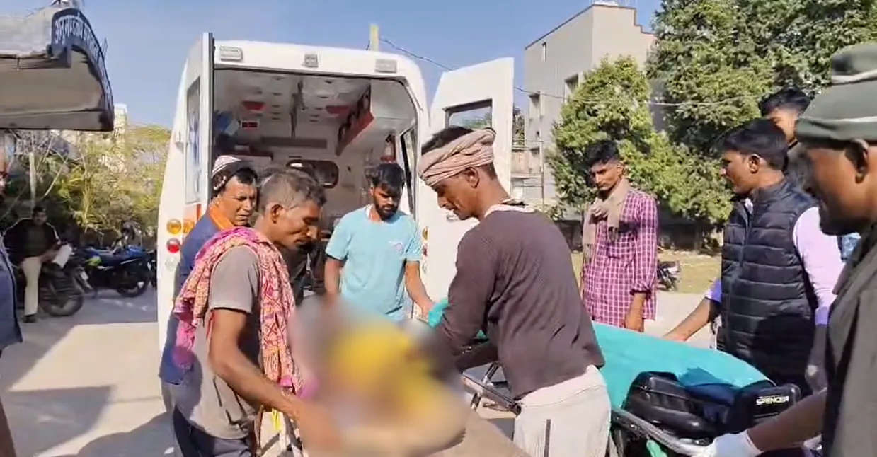 तड़प-तड़पकर मौके पर ही तोड़ दिया दम, टक्कर मारकर फरार हो गई कार