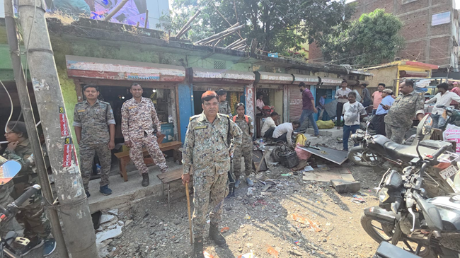 उच्च न्यायालय द्वारा दिया गया था निर्देश, 22 दुकानों को किया गया अतिक्रमण मुक्त