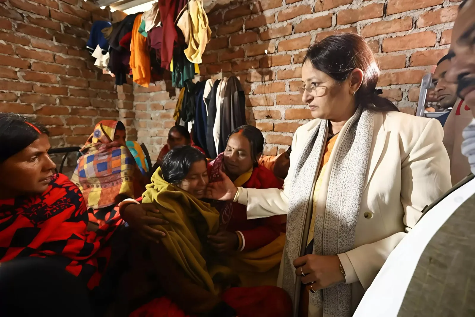 बच्चों को ढूंढ रही 11 दिनों से मां की आंखें, बांधे हुए है उम्मीद का पुल.. केंद्रीय मंत्री अन्नपूर्णा देवी अंश-अंशिका के घर