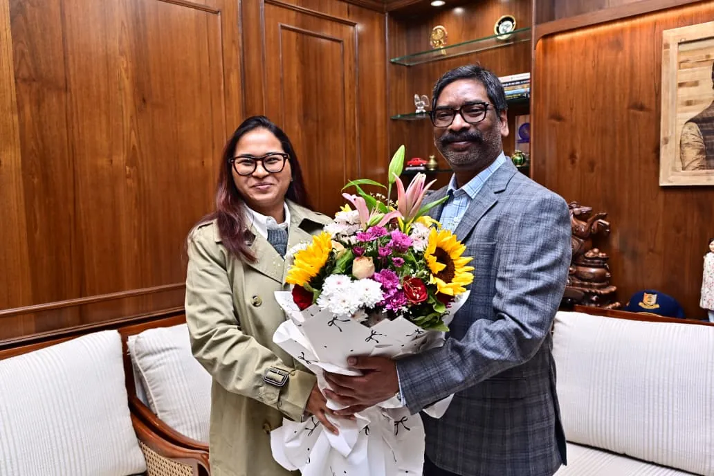 सीएम हेमंत सोरेन से मिलीं शिल्पी नेहा तिर्की, बिहार-हरियाणा के सांसदों ने भी की मुलाकात