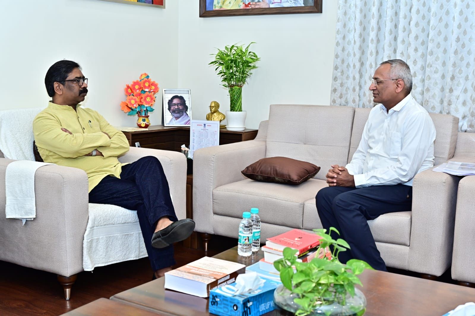 अब्दुल कलाम के सहयोगी रह चुके वैज्ञानिक ने दी स्वनिर्मित कैंसर उपचार मशीन की जानकारी, CM Hemant से हुई शिष्टाचार भेंट