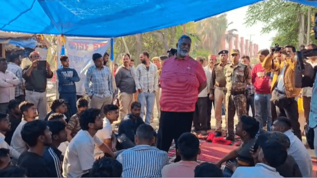 'मूक दर्शक बनी 'सरकार' वसूली करने में व्यस्त...' धरना पर बैठे होमगार्ड अभ्यर्थियों से मिलने पहुंचे MP Pappu Yadav