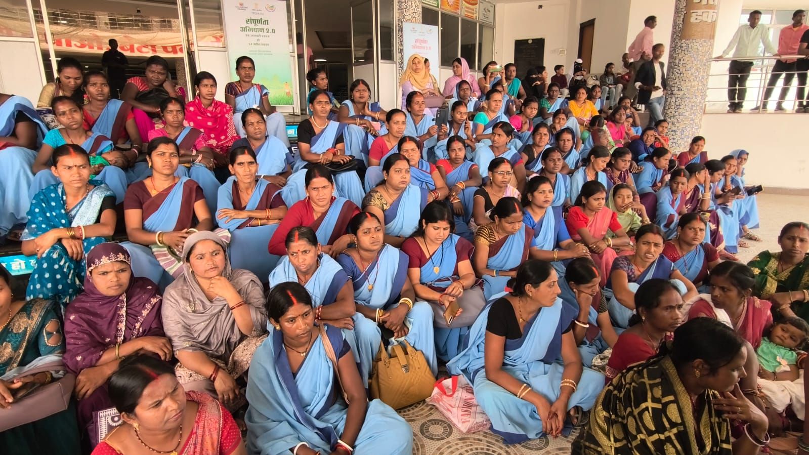 महिला दिवस पर गिरिडीह में जल सहिया संघ धरने पर, वेतन भुगतान तीन महीनों से अटके होने का लगाया आरोप